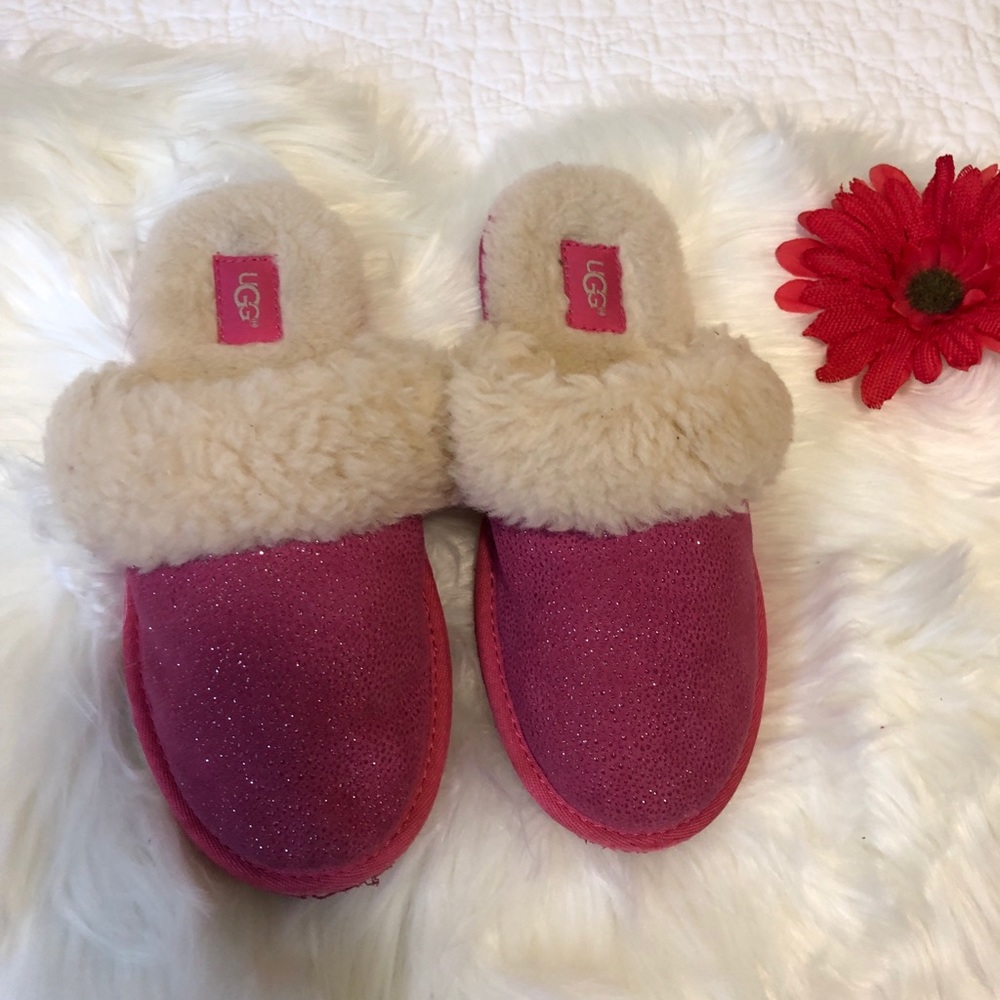 Ugg pink slipper for girls
